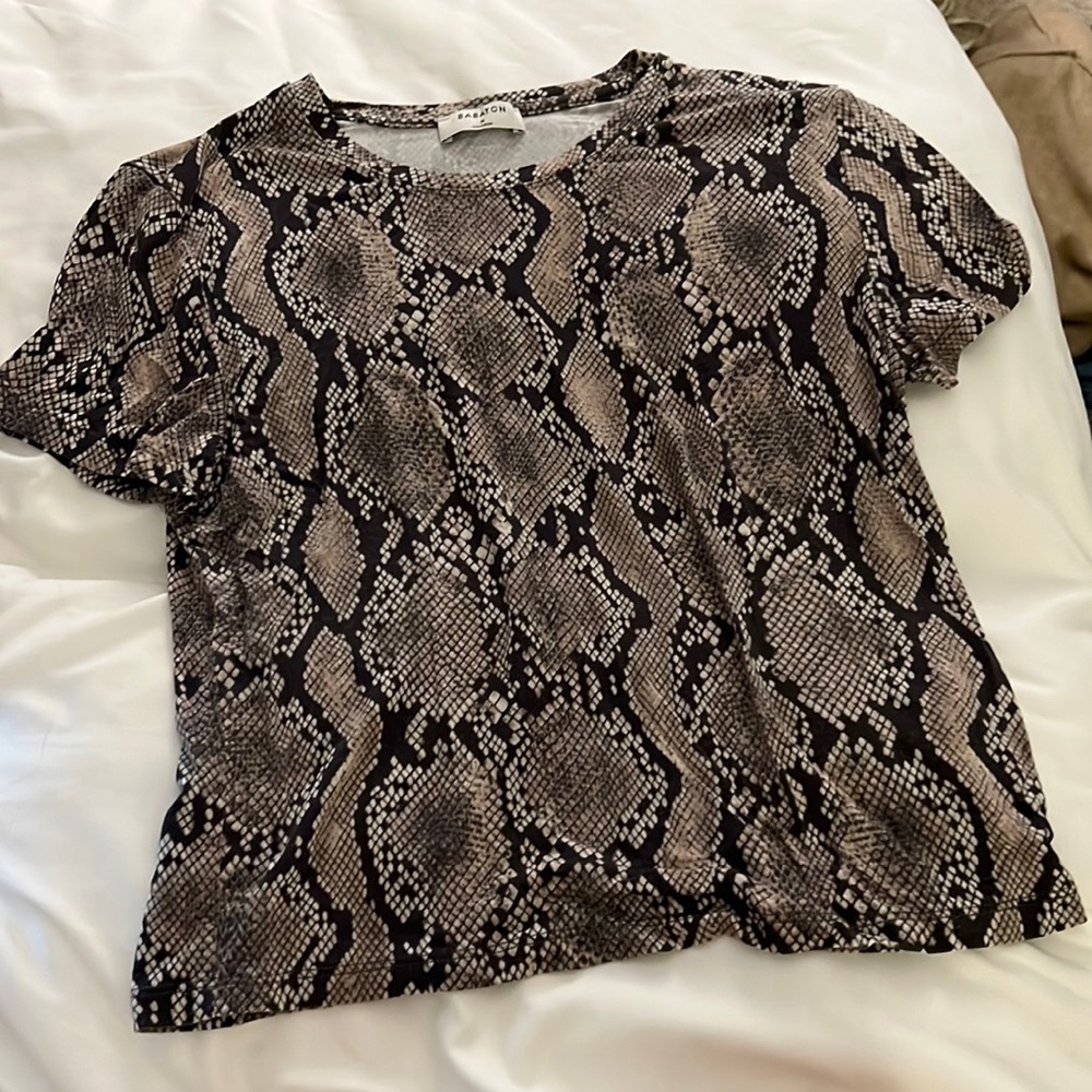 Aritzia Babaton Snakeskin Tee